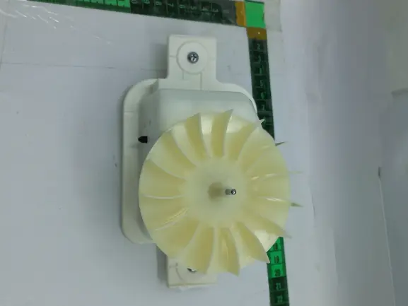 ventilátor chladničky komplet GNE1346_D70545NE