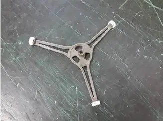 Unašeč otočného talíře