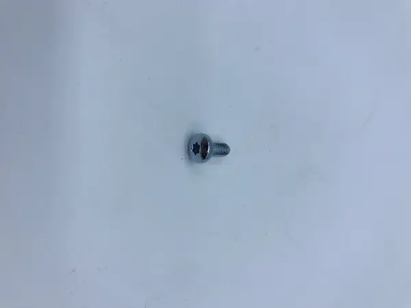 šroubek 4,8mm TORX