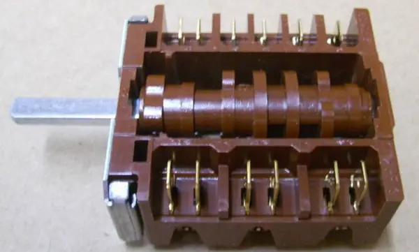 KOMUTATOR 46.24966.505