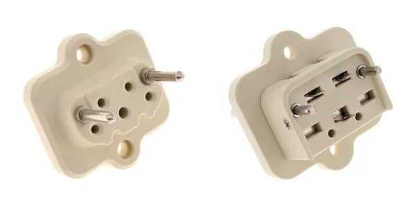 PLUG FEMALE